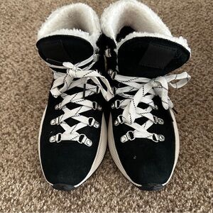 Sorel Women’s Out N About III Conquest Waterproof Suede Ankle Snow Boots Sz 8.5